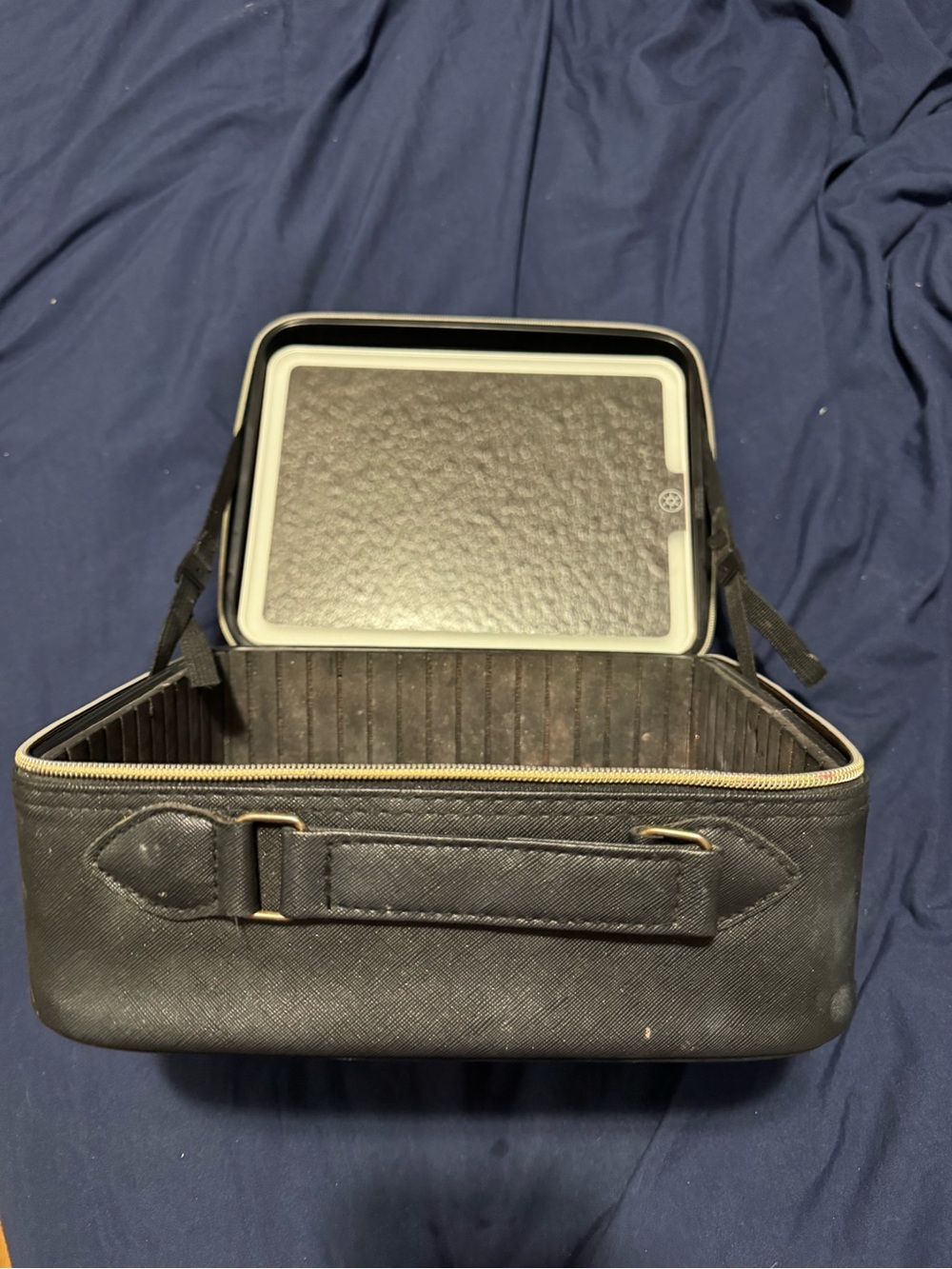 Black Travel Vanity Case - Light up Mirror